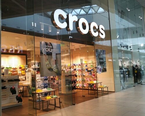 Фотография обувного магазина Crocs