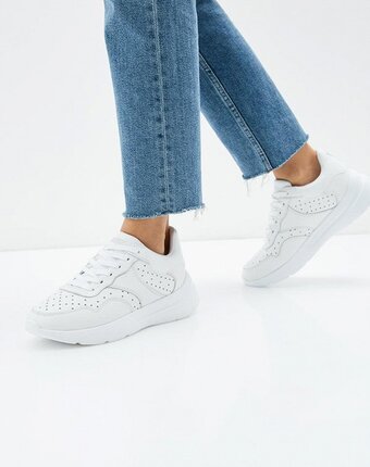 Миниатюра фотографии Кроссовки guess