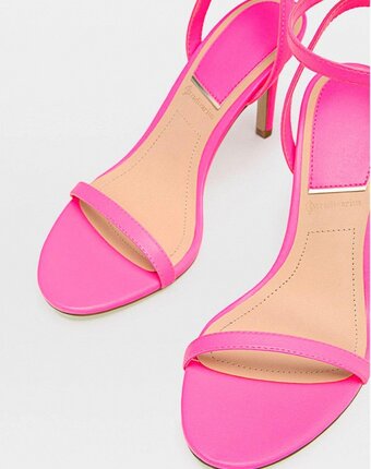 Миниатюра фотографии Босоножки stradivarius