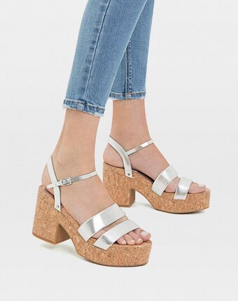 Миниатюра фотографии Босоножки stradivarius