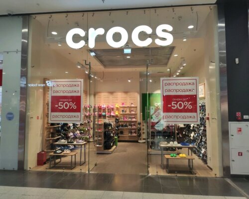 Фотография обувного магазина Crocs