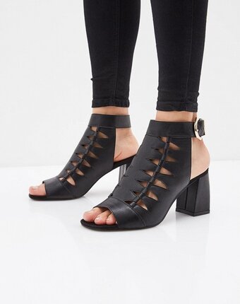 Миниатюра фотографии Босоножки river island