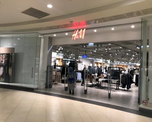 Фотография обувного магазина H&M