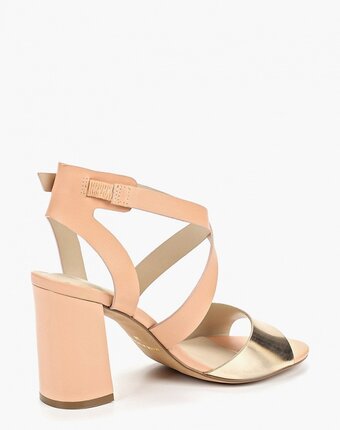 Миниатюра фотографии Босоножки indiana