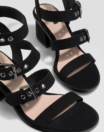 Миниатюра фотографии Босоножки stradivarius