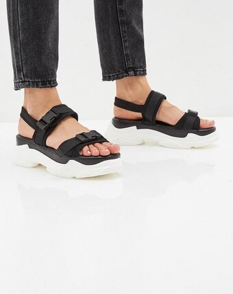 Миниатюра фотографии Сандалии damerose