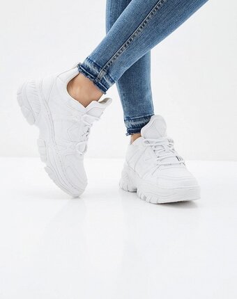 Миниатюра фотографии Кроссовки guess