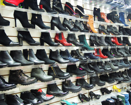 Фотография обувного магазина uma shoes