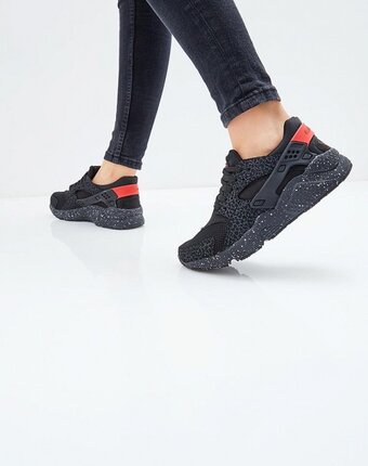 Миниатюра фотографии Кроссовки escan