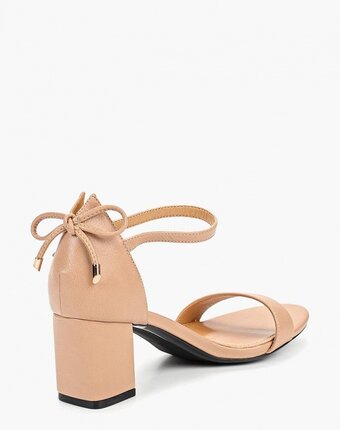 Миниатюра фотографии Босоножки chezoliny