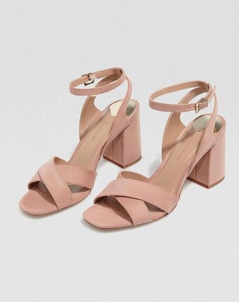Миниатюра фотографии Босоножки stradivarius