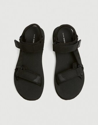 Миниатюра фотографии Сандалии pull&bear