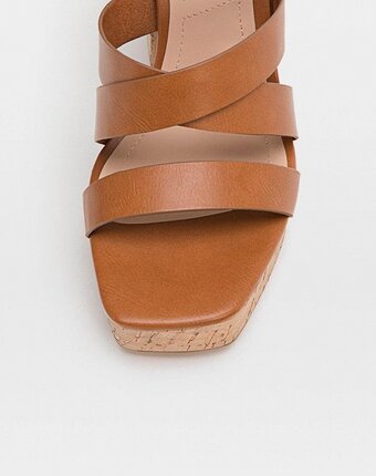 Миниатюра фотографии Босоножки stradivarius