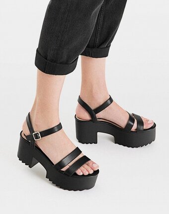 Миниатюра фотографии Босоножки stradivarius