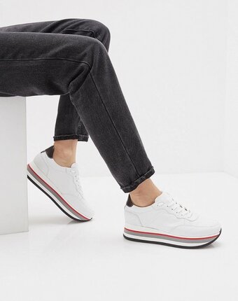 Миниатюра фотографии Кроссовки bata