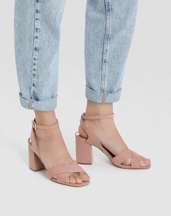 Миниатюра фотографии Босоножки stradivarius