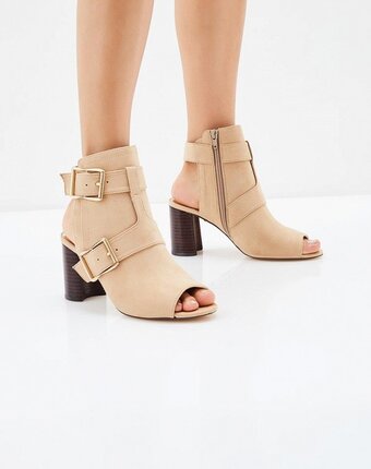 Миниатюра фотографии Босоножки river island