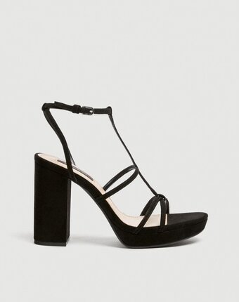 Миниатюра фотографии Босоножки pull&bear