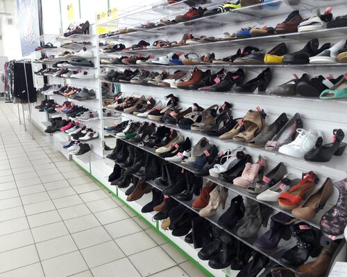 Фотография обувного магазина Stock