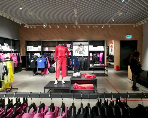 Фотография обувного магазина Nike