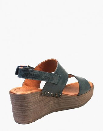 Миниатюра фотографии Босоножки airbox