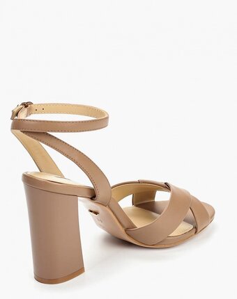 Миниатюра фотографии Босоножки vitacci