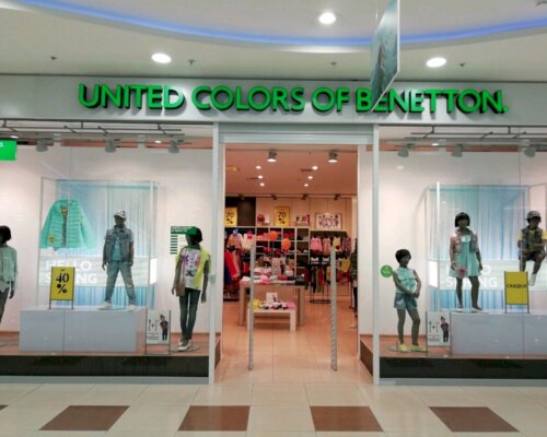 Фотография обувного магазина United Colors of Benetton