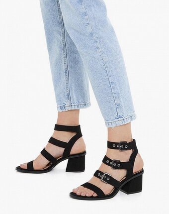 Миниатюра фотографии Босоножки stradivarius