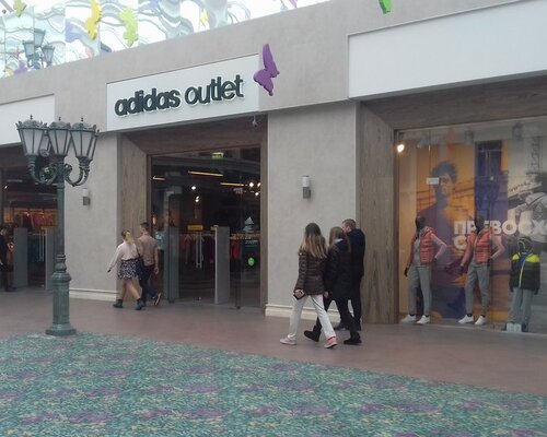 Фотография обувного магазина Adidas Outlet