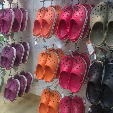 Фотография обувного магазина CROCS в ТЦ МЕГА Парнас