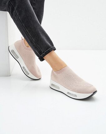 Миниатюра фотографии Кроссовки bata