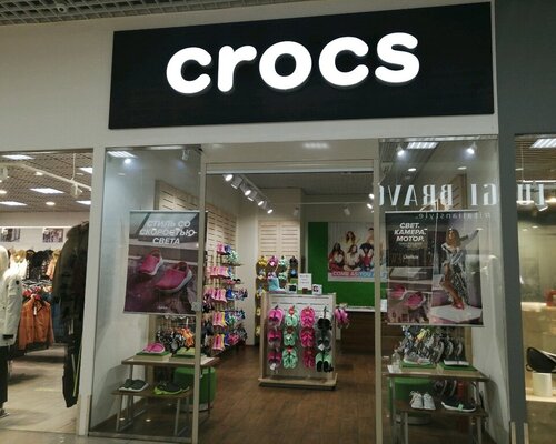 Фотография обувного магазина Crocs