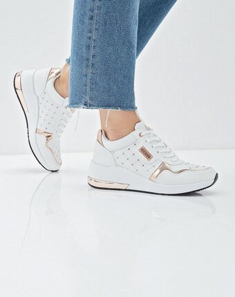 Миниатюра фотографии Кроссовки guess