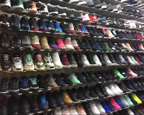 Фотография обувного магазина  Ярмарка