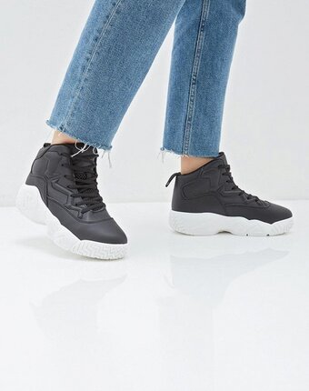 Миниатюра фотографии Кроссовки renda