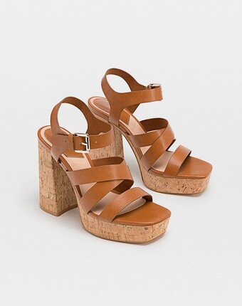 Миниатюра фотографии Босоножки stradivarius