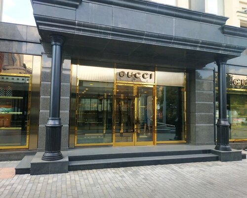 Фотография обувного магазина Gucci