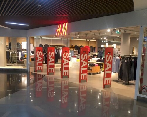 Фотография обувного магазина H & M