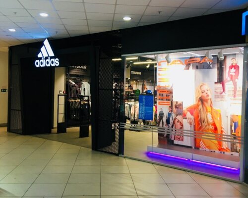 Фотография обувного магазина Adidas