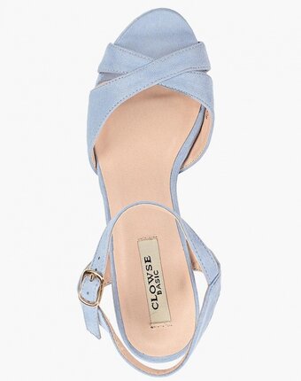 Миниатюра фотографии Босоножки clowse