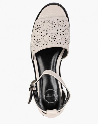 Миниатюра фотографии Сандалии betsy