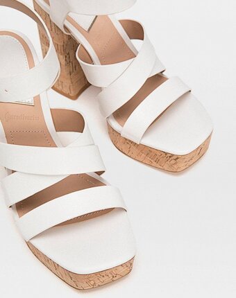 Миниатюра фотографии Босоножки stradivarius
