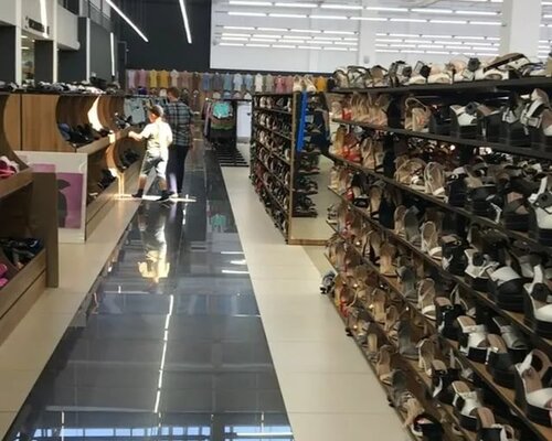 Фотография обувного магазина J & M маркет