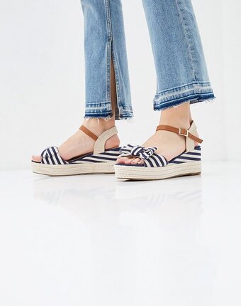 Превью изображения Босоножки clowse Миниатюра фотографии Босоножки clowse