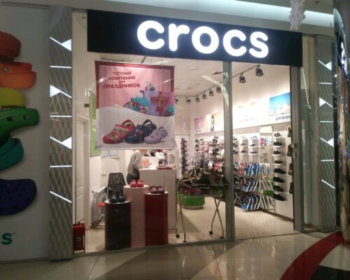 Фотография обувного магазина Crocs