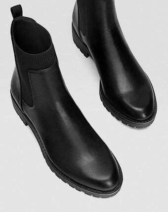 Миниатюра фотографии Ботинки stradivarius