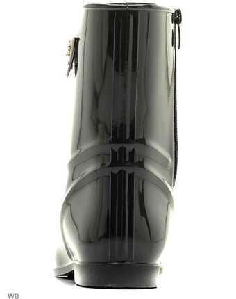 Миниатюра фотографии Резиновые сапоги, деревья