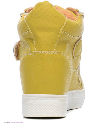 Миниатюра фотографии Сникеры, burlesque