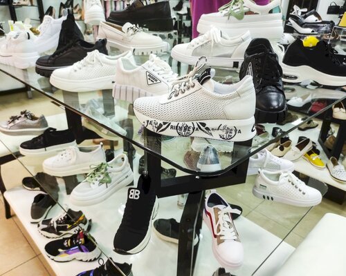 Фотография обувного магазина SHOES