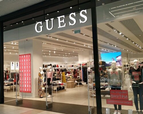 Фотография обувного магазина Guess